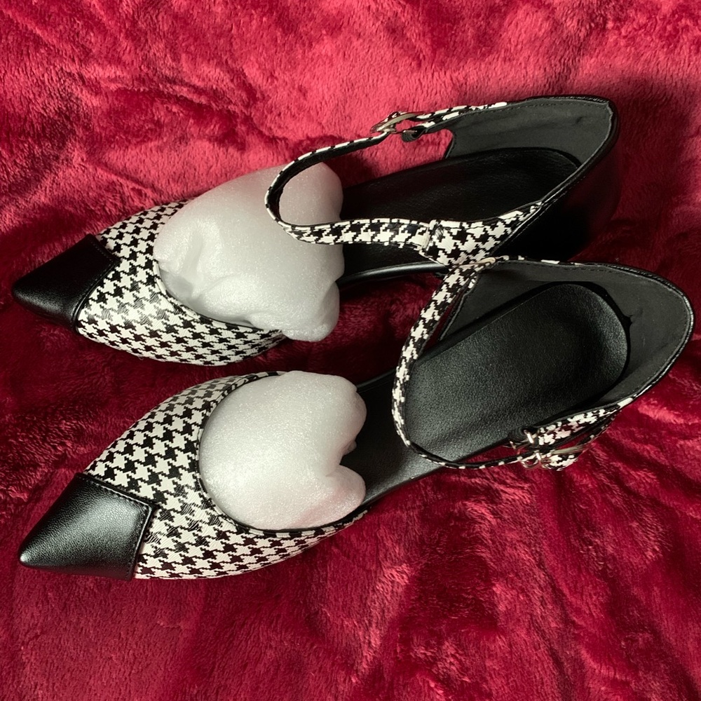 Womens houndstooth size 8